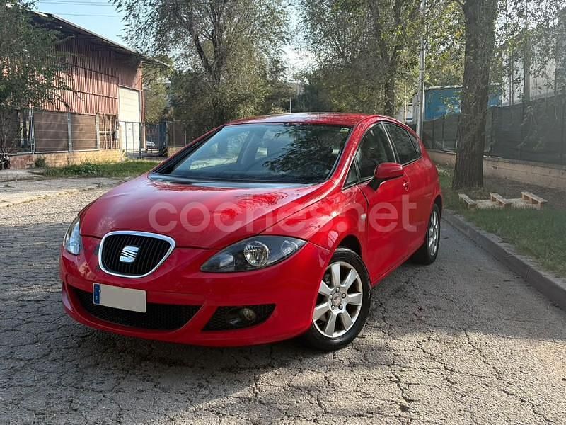 Rojo Usado 2008 Seat Leon Reference Berlina | 4950 € (Buen precio) - Imagen 1/4