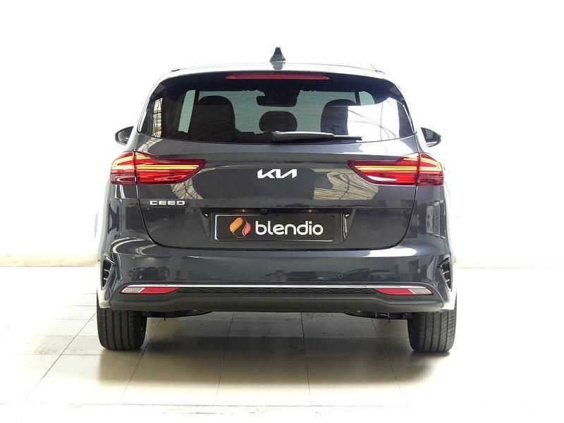 Usado Kia Ceed 120 CV (88 kW) 2024 Oscuro Utilitario