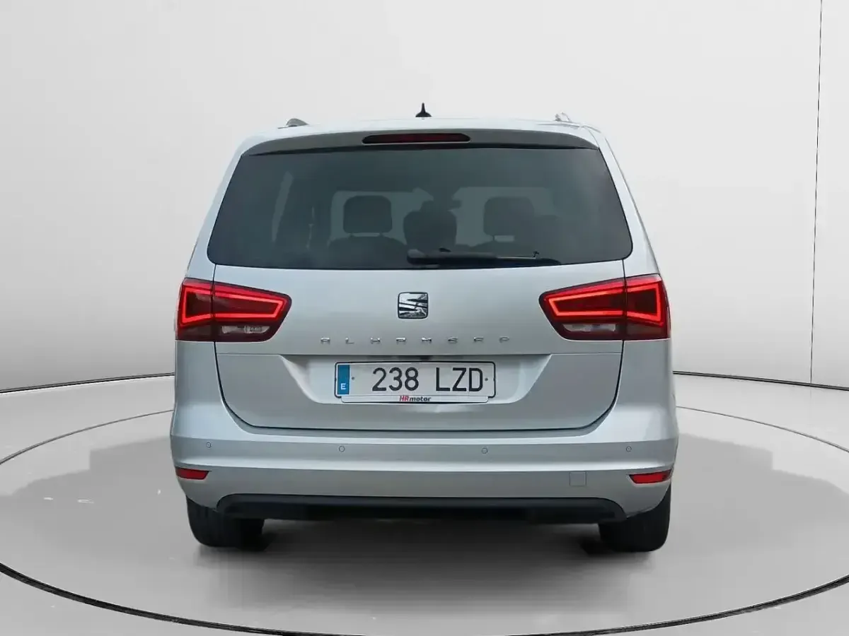 Usado Seat Alhambra XCELLENCE 150 CV (110 kW) 2022 Gris Monovolumen