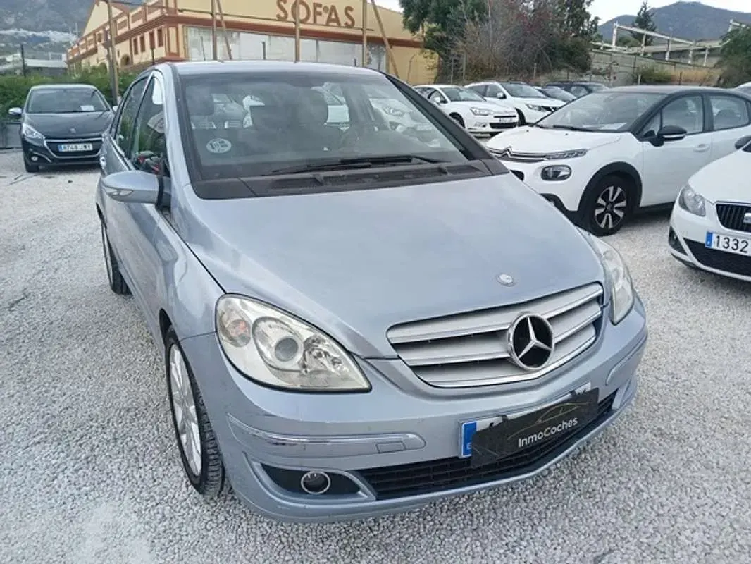 Usado Mercedes B180 109 CV (80 kW) 2008 Gris Monovolumen