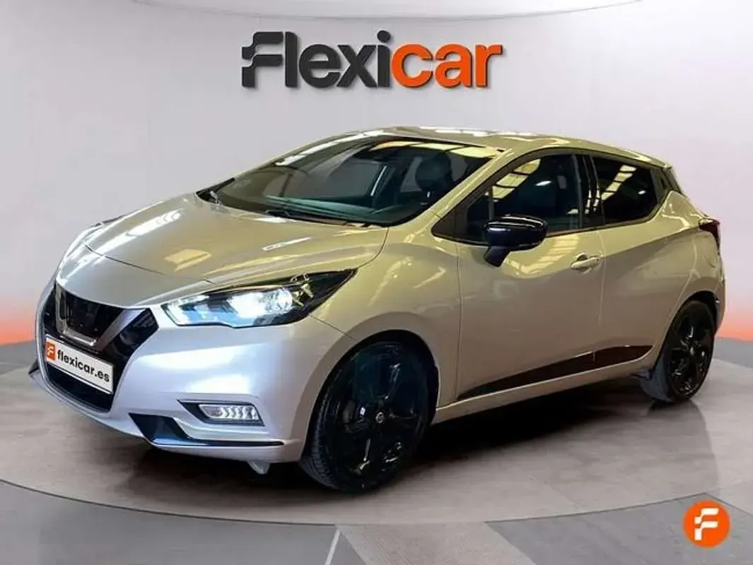 Usado Nissan Micra 92 CV (67 kW) 2022 Gris Utilitario