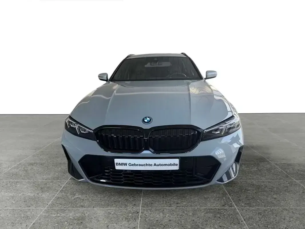 Usado BMW 330e M Sport 292 CV (214 kW) 2024 Gris Familiar