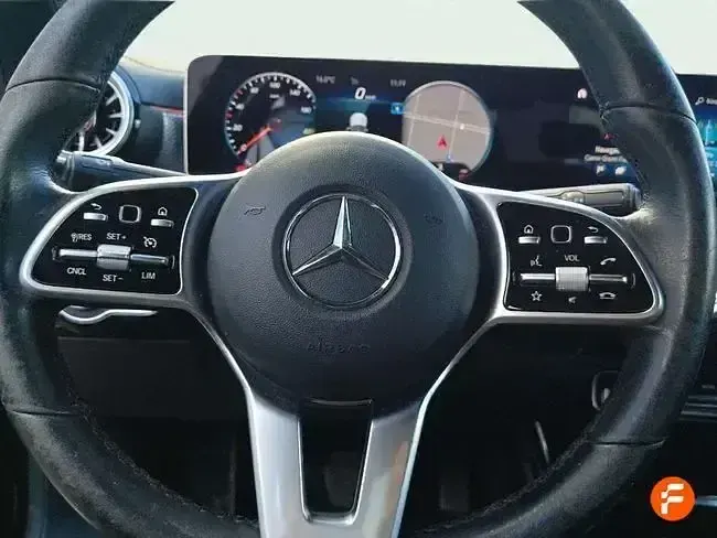 Usado Mercedes CLA200 150 CV (110 kW) 2020 Negro Berlina