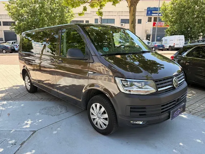 Usado VW Caravelle 150 CV (110 kW) 2018 Marrón Van