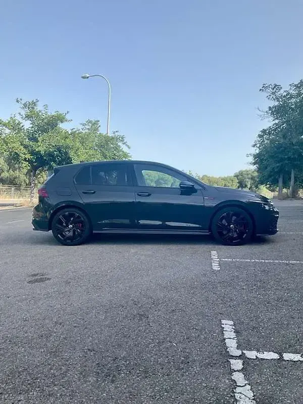 Usado VW Golf VIII GTI 245 CV (180 kW) 2024 Gris Utilitario