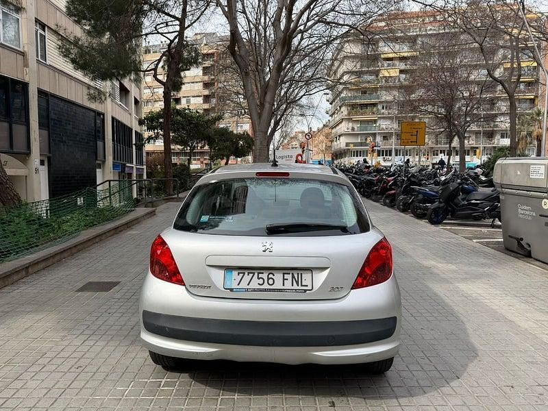 Usado Peugeot 207 90 CV (66 kW) 2007 Gris / plata Berlina