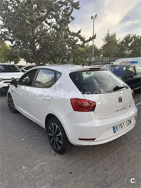 Usado Seat Ibiza Reference 75 CV (55 kW) 2017 Blanco Berlina