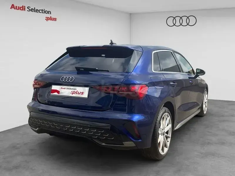 Usado Audi A3 S-Line 150 CV (110 kW) 2025 Azul Berlina