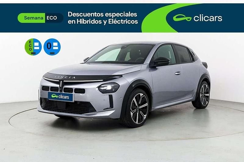 Usado Lancia Ypsilon 99 CV (72 kW) 2025 Plateado Utilitario