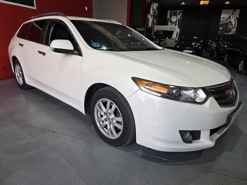 Usado Honda Accord Elegance 156 CV (114 kW) 2010 Blanco Familiar