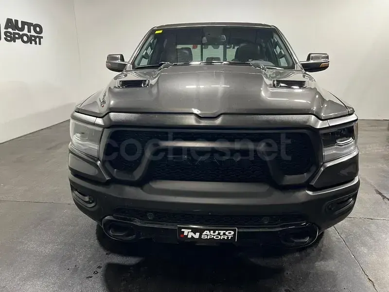 Usado RAM 1500 401 CV (294 kW) 2019 Gris / plata Pickup/Camioneta