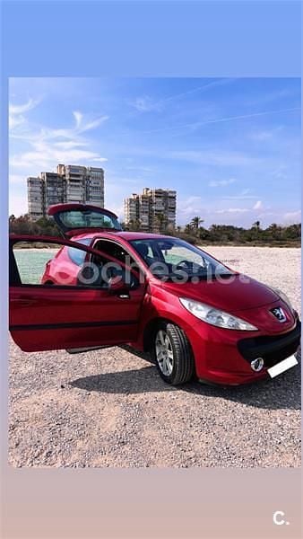 Usado Peugeot 207 Premium 110 CV (80 kW) 2008 Rojo Berlina