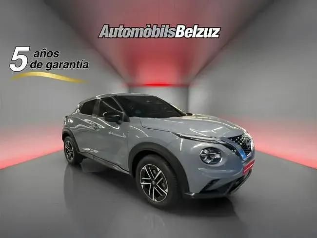 Begagnad Nissan Juke Acenta 115 HK (84 kW) 2024 Grå SUV