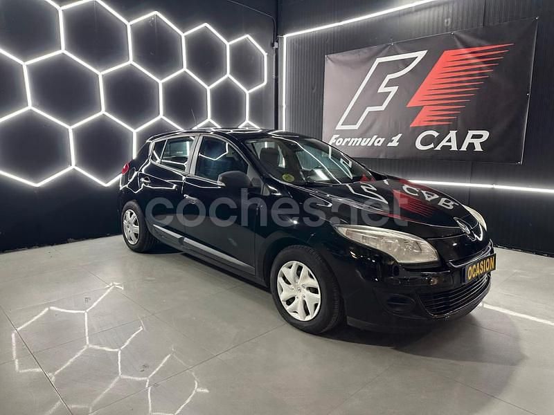 Negro Usado 2013 Renault Mégane Business Berlina | 4480 € - Imagen 1/4