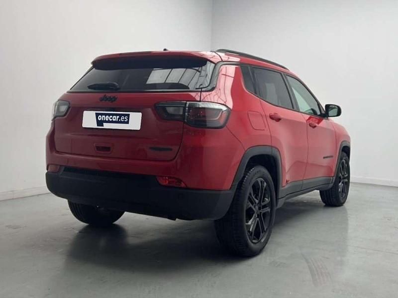 Usado Jeep Compass Night Eagle 131 CV (96 kW) 2022 Rojo SUV