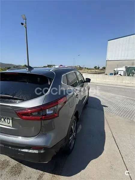 Usado Nissan Qashqai Tekna 130 CV (95 kW) 2018 Gris / plata SUV