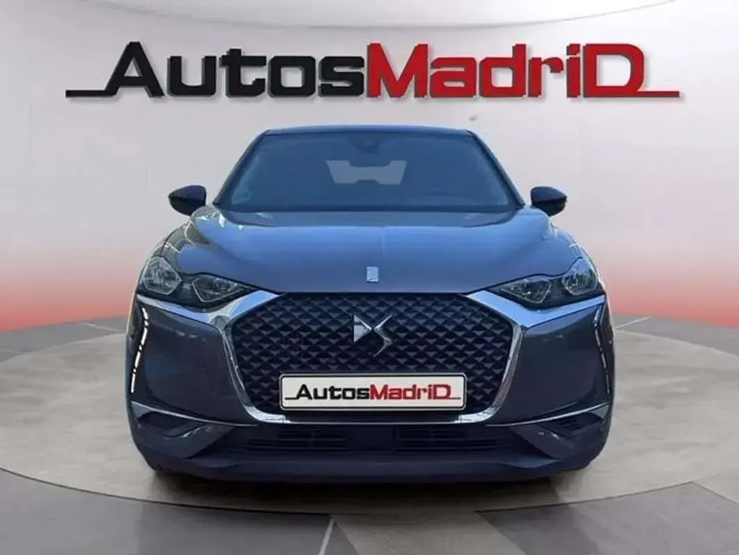 Usado DS Automobiles DS3 Crossback So Chic 110 CV (80 kW) 2021 Gris SUV