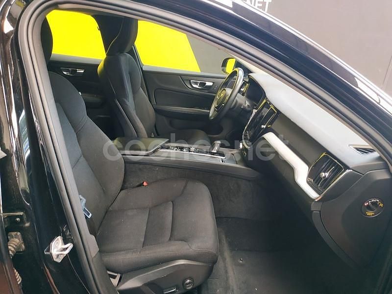 Usado Volvo V60 Momentum 197 CV (144 kW) 2021 Negro Familiar