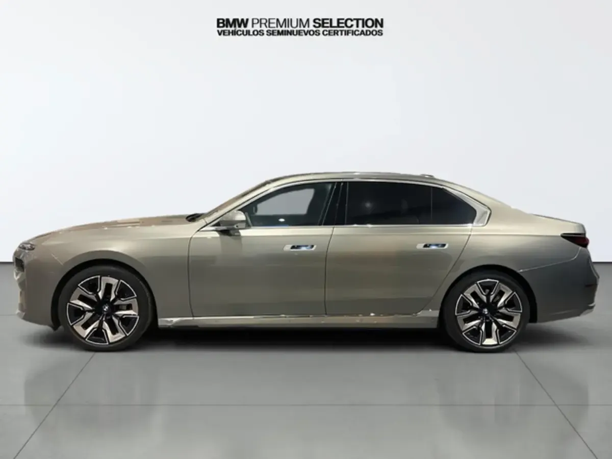 Usado BMW i7 Comfort Edition 400 kW (544 CV) 2024 Beige Berlina