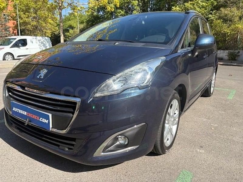Usado Peugeot 5008 Allure 120 CV (88 kW) 2015 Azul Monovolumen