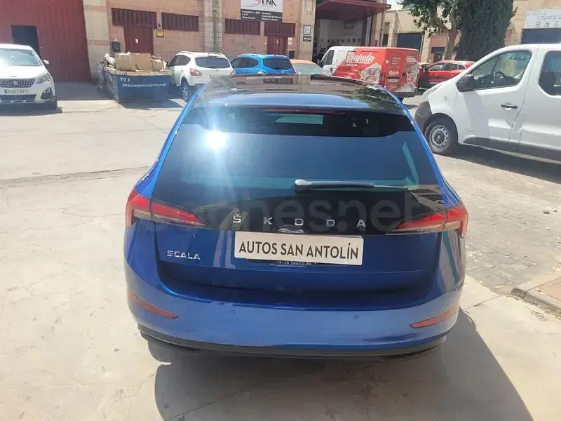 Usado Skoda Scala Sport 115 CV (84 kW) 2020 Azul Utilitario