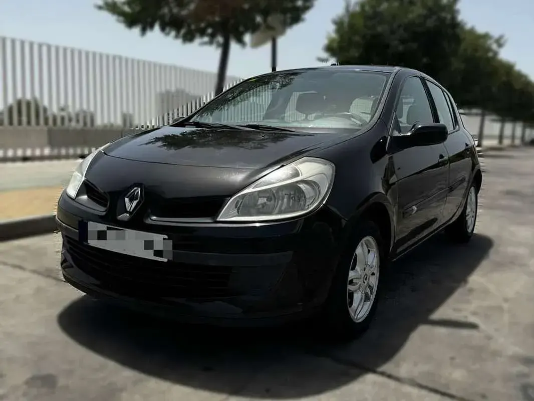 Usado Renault Clio Collection 75 CV (55 kW) 2006 Negro Utilitario