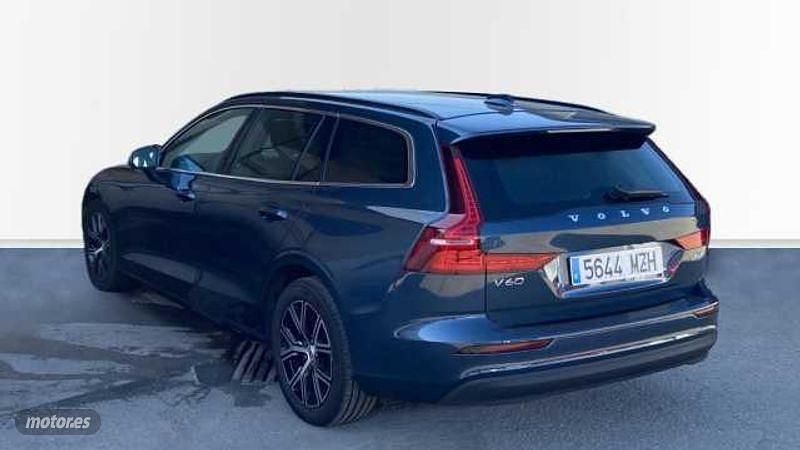 Usado Volvo V60 Core 197 CV (144 kW) 2025 Azul Familiar