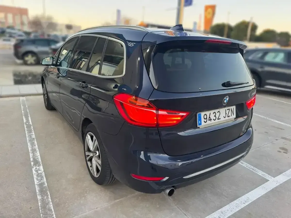 Usado BMW 218 Comfort Edition 151 CV (111 kW) 2017 Negro Familiar