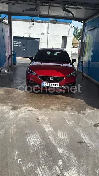 Usado Seat Leon FR 115 CV (84 kW) 2024 Rojo Berlina