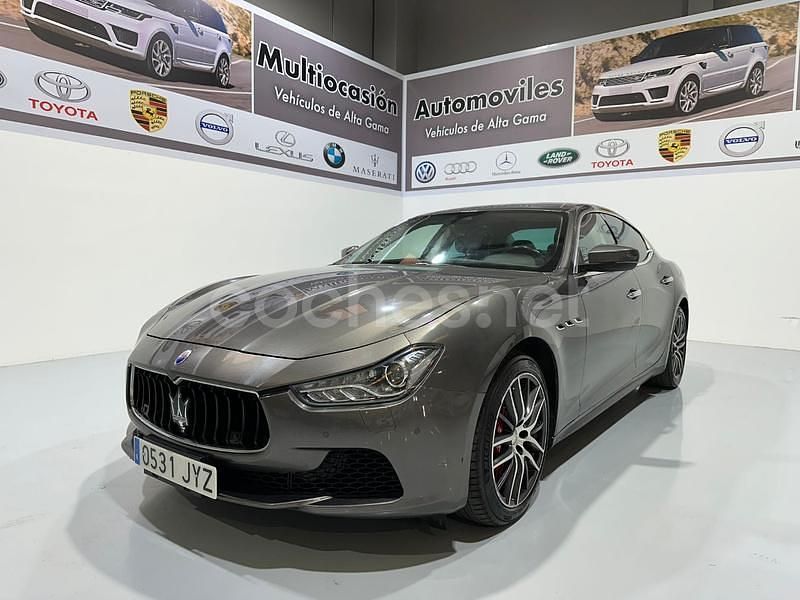 Gris / plata Usado 2017 Maserati Ghibli GranLusso Coupe | 26.990 € - Imagen 1/4