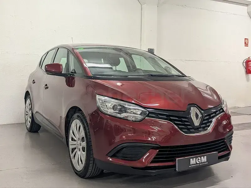 Usado Renault Scénic Life 115 CV (84 kW) 2019 Granate Monovolumen