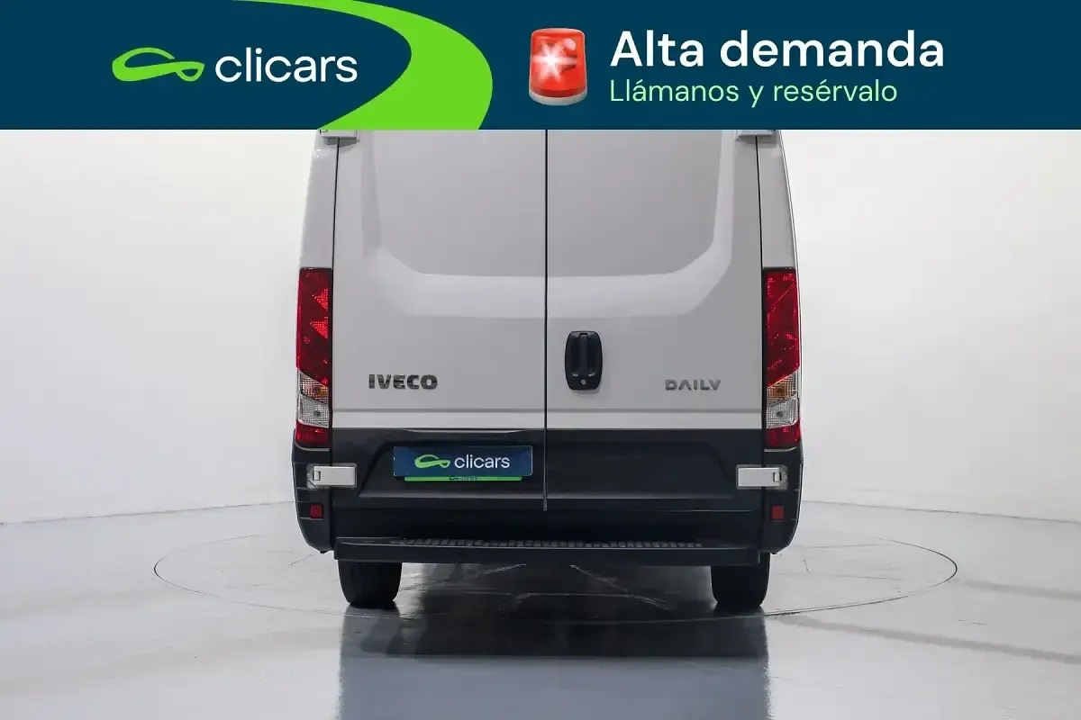 Usado Iveco Daily 156 CV (114 kW) 2023 Blanco Van