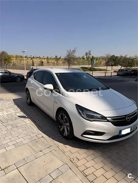 Usado Opel Astra Excellence 125 CV (91 kW) 2018 Blanco Berlina
