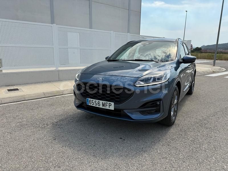 Usado Ford Kuga ST-Line 190 CV (139 kW) 2023 Azul SUV