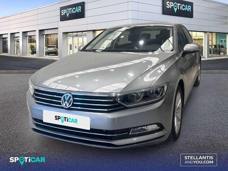 Usado VW Passat Advance 150 CV (110 kW) 2019 Gris Berlina
