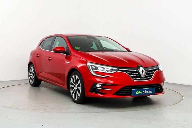 Usado Renault Mégane IV Zen 140 CV (102 kW) 2021 Rojo Utilitario