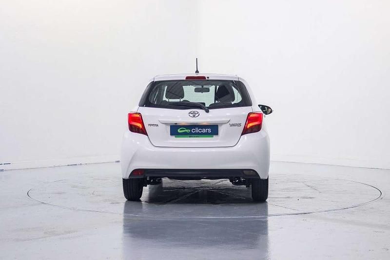 Usado Toyota Yaris Active 99 CV (72 kW) 2016 Blanco Utilitario