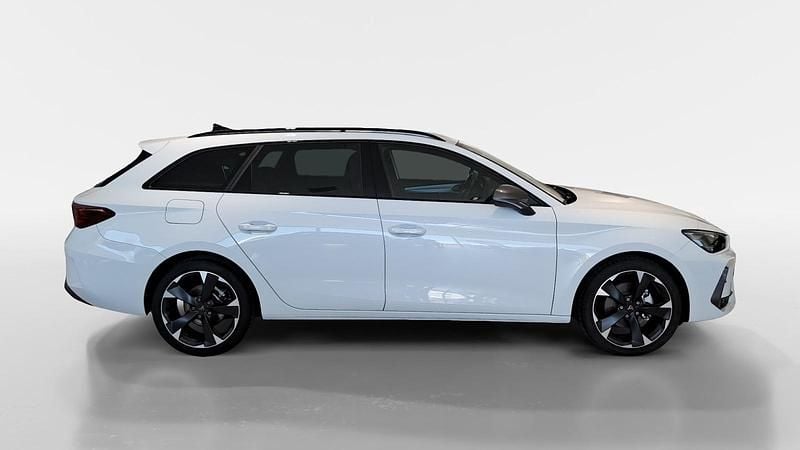 Usado Cupra Leon 150 CV (110 kW) 2024 Blanco Familiar