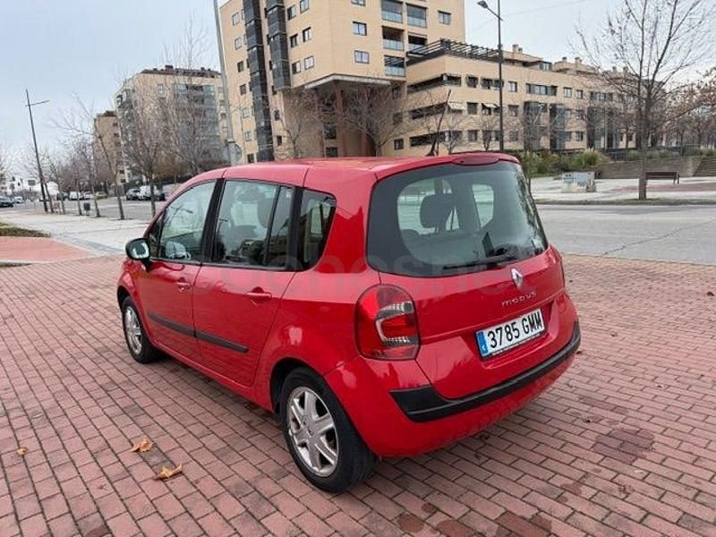 Usado Renault Grand Modus Authentique 65 CV (47 kW) 2010 Rojo Monovolumen