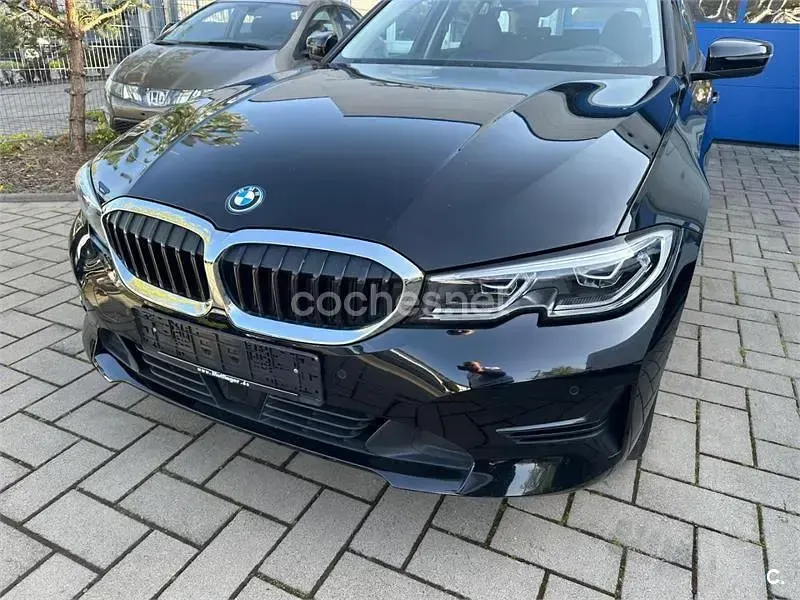 Usado BMW 320e 204 CV (150 kW) 2022 Gris / plata Familiar