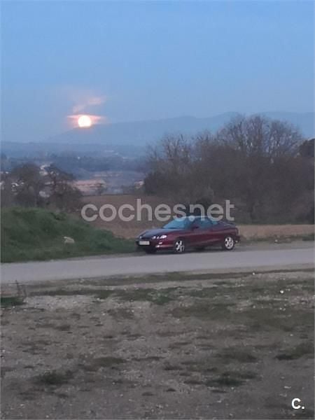 Rojo Usado 2000 Hyundai Coupé Coupe | 1500 € - Imagen 1/4