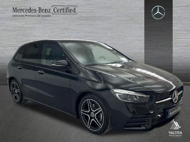Usado Mercedes B200 AMG line 150 CV (110 kW) 2025 Negro noche Monovolumen