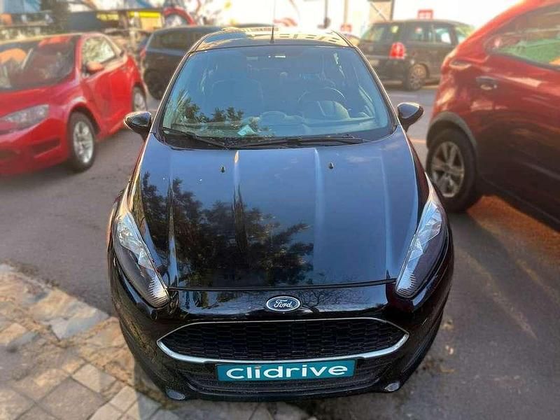 Usado Ford Fiesta Trend 82 CV (60 kW) 2016 Negro Berlina