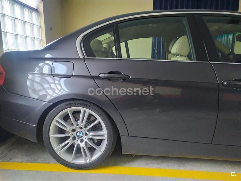 Usado BMW 330 258 HP (189 kW) 2006 Preto Sedan