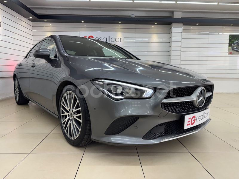 Gris / plata Usado 2020 Mercedes CLA200 Berlina | 29.495 € (Buen precio) - Imagen 1/4