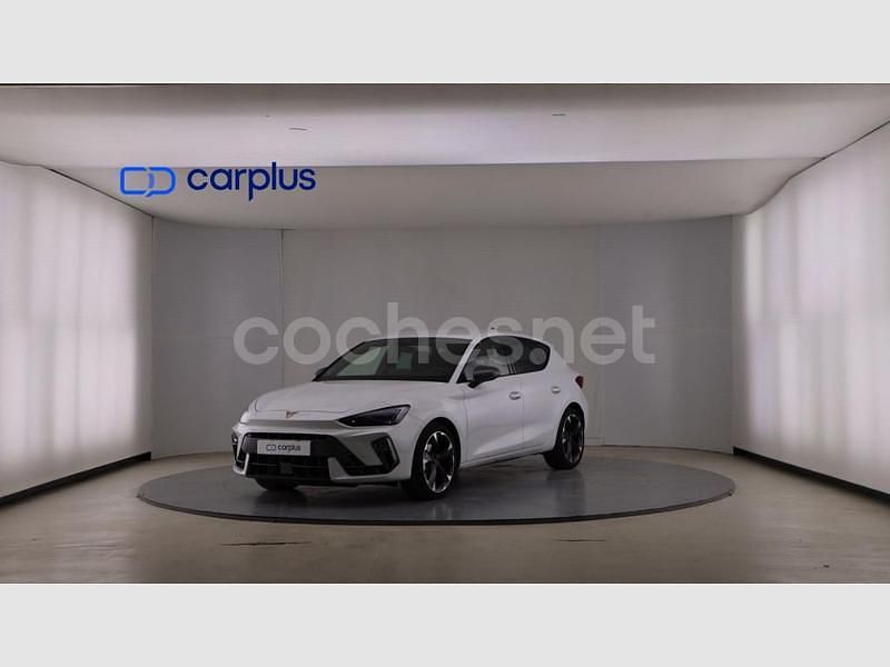 Blanco Usado 2025 Cupra Leon Berlina | 29.390 € (Un poco caro) - Imagen 1/4