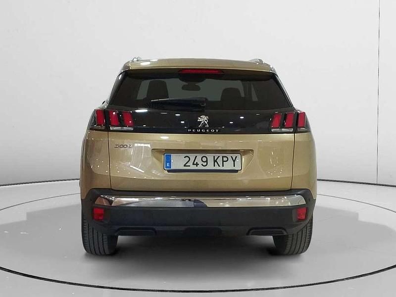 Usado Peugeot 3008 Allure 132 CV (97 kW) 2018 Beige SUV