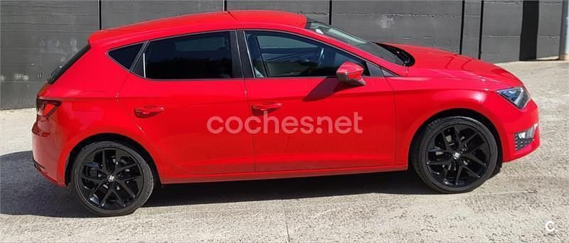 Usado Seat Leon FR 140 CV (102 kW) 2013 Rojo Berlina