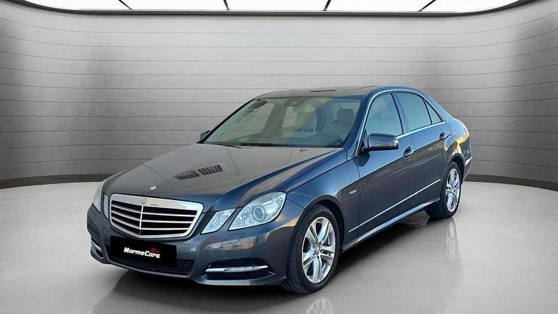 Usado Mercedes E220 Avantgarde 170 CV (125 kW) 2011 Negro Berlina