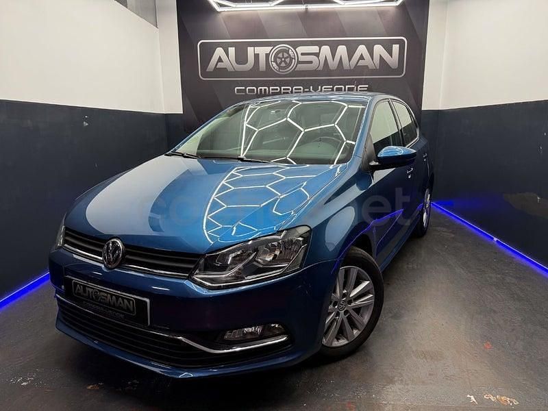 Usado VW Polo Advance 90 CV (66 kW) 2017 Azul Berlina
